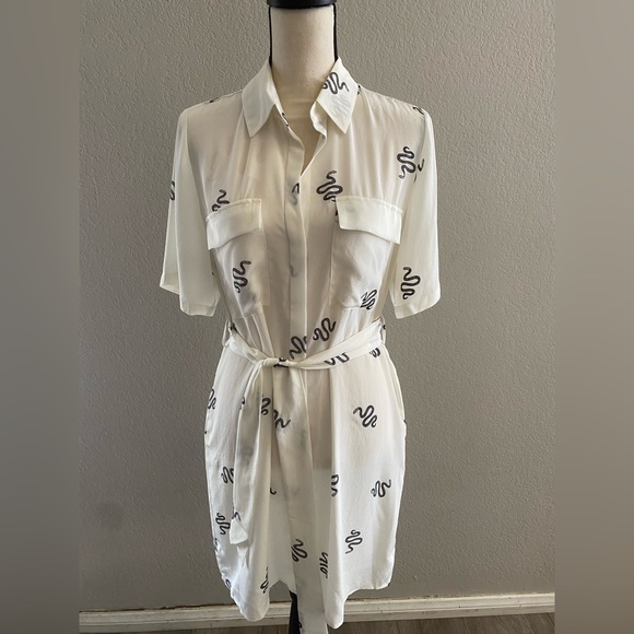 L’agence 100% Silk Snake Chain Print Dress and Shirt Size Small - Picture 2 of 10